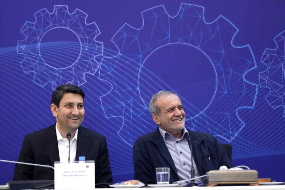 توسعه زیستبوم فناوری بر پایه نوآوری ضروری است/لزوم اتخاذ تصمیم با خرد جمعی