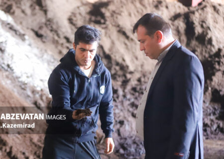 بازدید دهیار کلیشادرخ از واحد تولیدی کمپوست قارچ