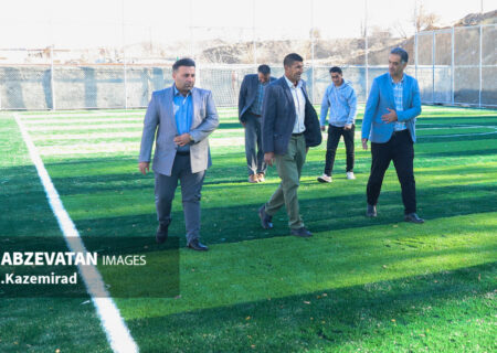 بازدید از روند اجرای پروژه چمن مصنوعی روستای رحمت آباد