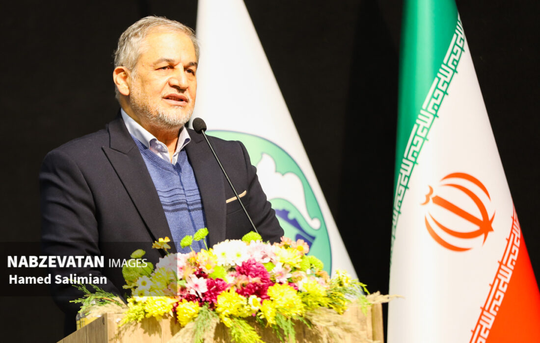 دانشگاه به‌عنوان یک نهاد حقوقی، در قبال مسائل و مشکلات جامعه مسئولیت دارد