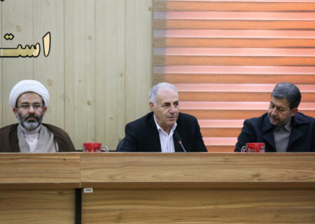 پیگیری طرح مردمی کاشت یک میلیارد درخت در کشور هستیم