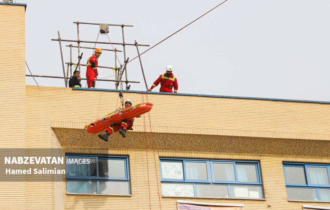 نگاه ویژه شهردار به تجهیز امکانات آتش‌نشانی سده لنجان/ افزایش توان عملیاتی آتش‌نشانان با تجهیزات تخصصی