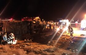 جزئیات حادثه تصادف مرگبار اتوبوس در نطنز اعلام شد/ برخورد اسکانیا با گاردریل و ورود به لاین مقابل