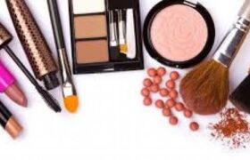 هشدار سازمان غذا و دارو درباره حساسیت‌های پوستی؛ برچسب محصولات آرایشی را جدی بگیرید