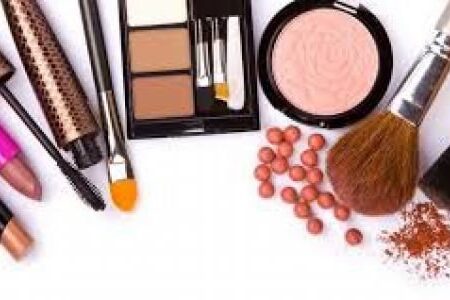 هشدار سازمان غذا و دارو درباره حساسیت‌های پوستی؛ برچسب محصولات آرایشی را جدی بگیرید