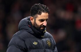 سرمربی منچستر یونایتد راضی نیست!