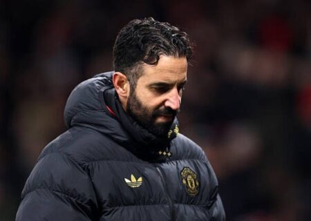 سرمربی منچستر یونایتد راضی نیست!