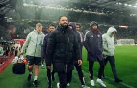 سرمربی منچستریونایتد؛باید سه امتیاز را می‌گرفتیم