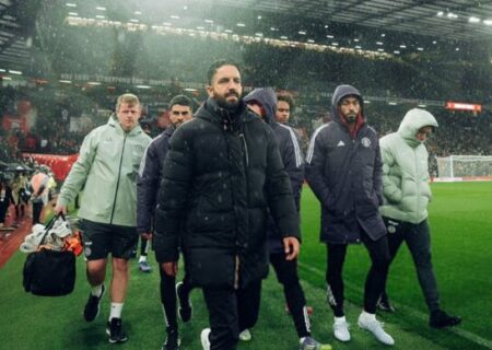 سرمربی منچستریونایتد؛باید سه امتیاز را می‌گرفتیم