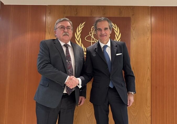 تداوم رایزنیهای دیپلماتیک مدیرکل آژانس اتمی و سفیر روسیه درباره موضوع هستهای ایران