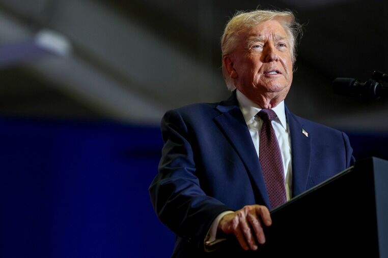 افشای میلیون‌ها پروندهٔ اپستین