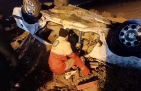 واژگونی پژو پارس در اتوبان قم-تهران ۲ مصدوم و یک کشته داشت