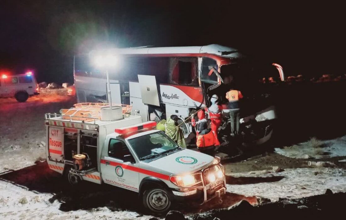 تصادف اتوبوس در محور سربیشه-نهبندان ۸ را راهی بیمارستان کرد