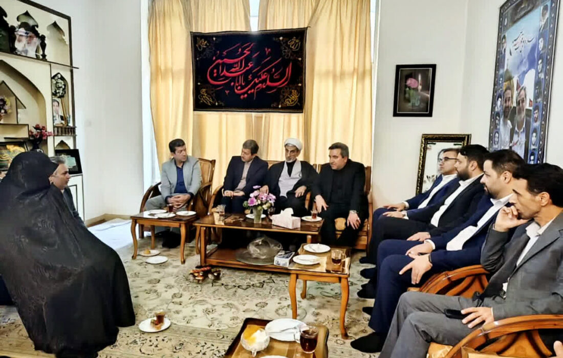 استاندار اصفهان: بوسه بر چادر مادران شهدا، بوسه بر خاک تقدیسشده میهن است