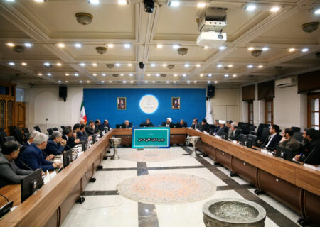 استاندار اصفهان: مجمع نمایندگان استان، محور اصلی پیگیری و حل مسائل شهرستان‌هاست