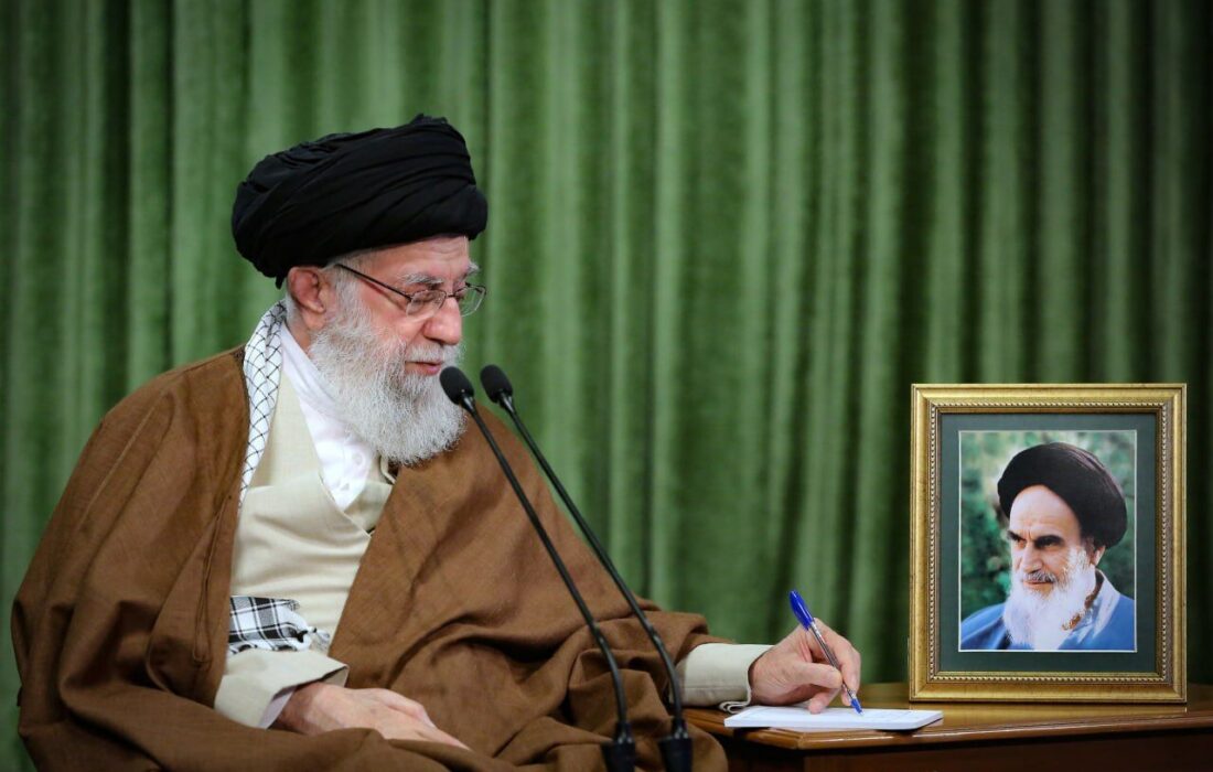 رهبر انقلاب: نیاز مهم امروز جهان، نظام عادلانه ملّی و بین‌المللی اسلامی است