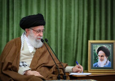 رهبر انقلاب: نیاز مهم امروز جهان، نظام عادلانه ملّی و بین‌المللی اسلامی است