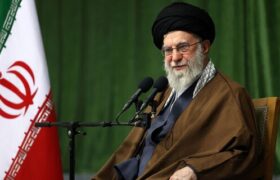 رهبر انقلاب: جوانان ما خوب هستند/رفتار برخی دستگاه‌ها انتقال ارزش‌های شهدا را نشان نمی‌دهد