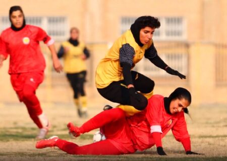 توقف تیم فوتبال زنان سپاهان مقابل پالایش گاز ایلام