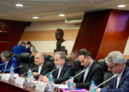 عراقچی: ایران و روسیه در برابر سیاست‌های سلطه‌طلبانه آمریکا مواضع یکسان دارند