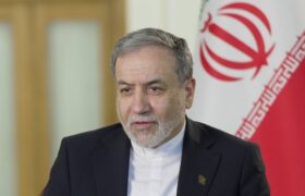 تأکید عراقچی بر عزم ملت ایران در دفاع از حقوق قانونی هسته‌ای