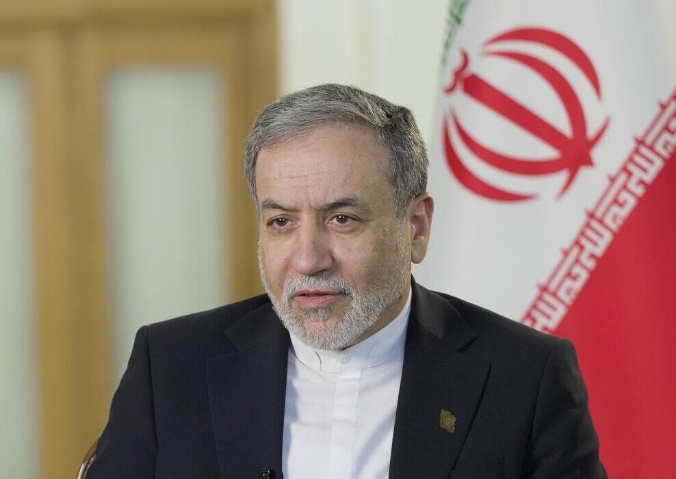 تأکید عراقچی بر عزم ملت ایران در دفاع از حقوق قانونی هستهای