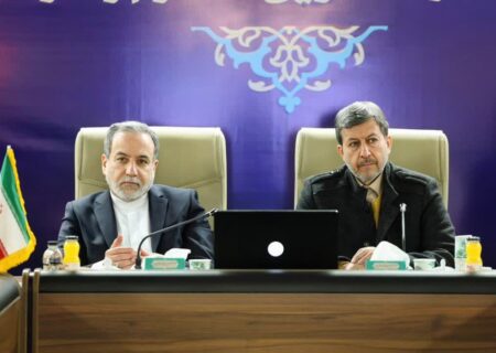 عراقچی: نمایشگاه فناوری‌های سبز اصفهان، گام نخست برای آینده‌ای پاک و خوداتکاست