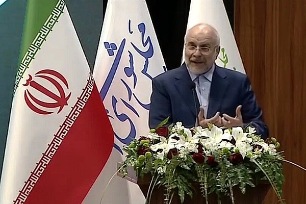 قالیباف: بیش از هر چیزی در کشور از موضوع حکمرانی آسیب میبینیم