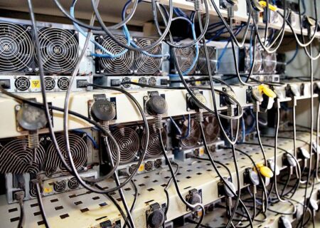 کشف ۱۰ دستگاه ماینر غیرمجاز در شهرهای زاهدان و سراوان