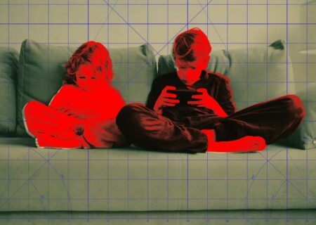 دادنِ گوشی هوشمند به کودکان زیر ۱۲ سال یک اشتباه بزرگ است