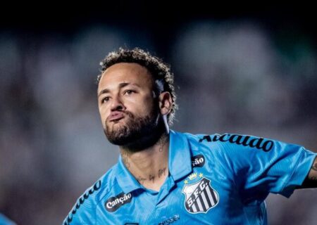 درخشش نیمار با پیراهن سانتوس