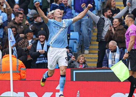 کامنت هالند زیر پست‌های مرموش و صلاح در اینستاگرام