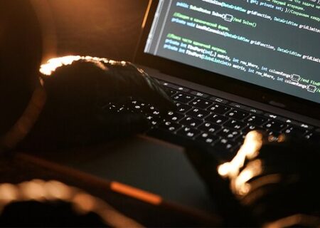 رسانه آلمانی: غرب جنگی نامرئی علیه روسیه به راه انداخته است