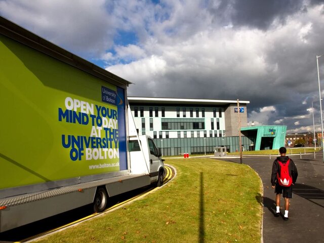 ورود پلیس و نهادهای نظارتی به اتهامات رشوه و تقلب در دانشگاه بزرگ منچستر