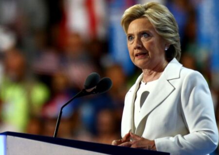 کلینتون: سند جدید امنیت ملی، آمریکا را بی‌دلیل از اروپا دور می‌سازد