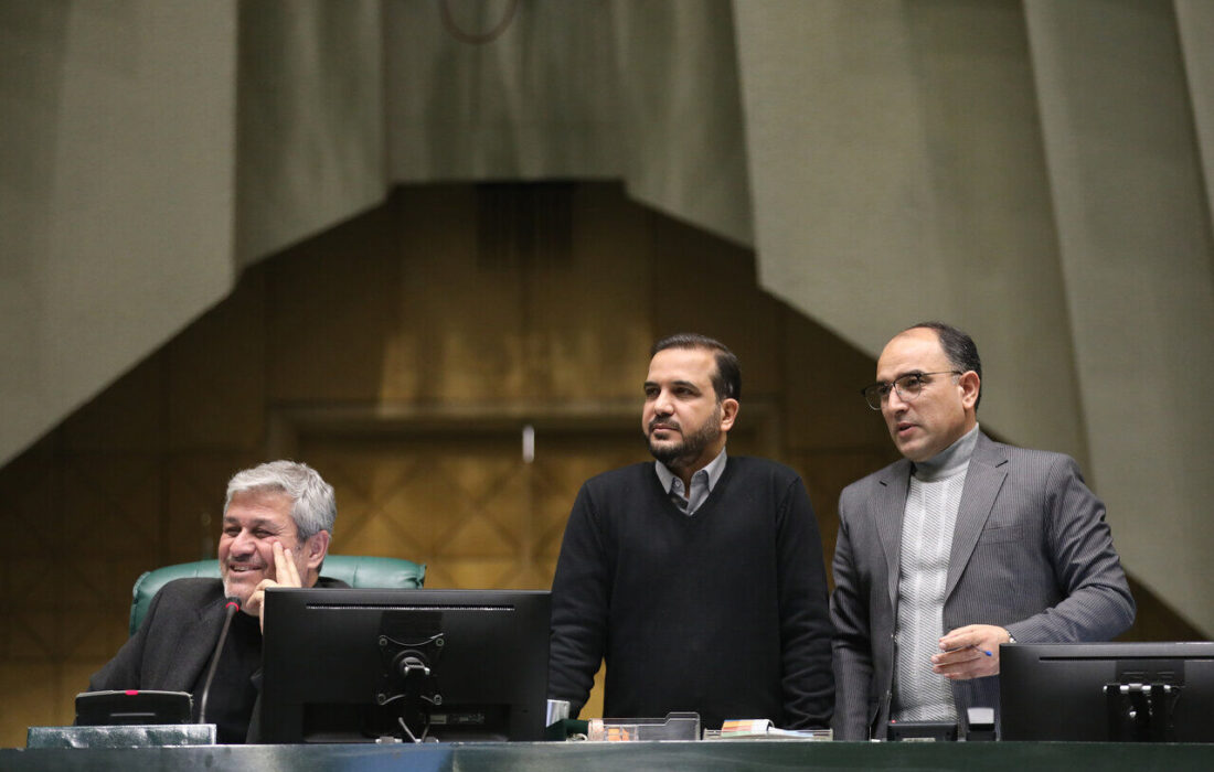 کمیسیون تلفیق بودجه با افزایش حقوق کارمندان به‌صورت پلکانی موافقت کرد