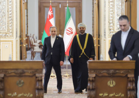 عراقچی: تهران و مسقط متعهد به حفظ ثبات در منطقه هستند/ تاکید دوجانبه بر حفظ یکپارچگی یمن