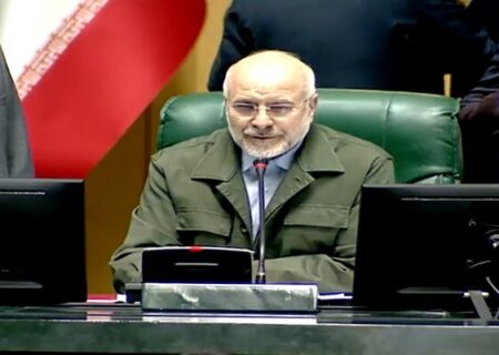 رییس مجلس: از توطئه دشمن شناخت دقیق داشته باشیم/ با دشمن در چهار جبهه در جنگ هستیم