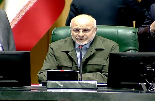 رییس مجلس: از توطئه دشمن شناخت دقیق داشته باشیم/ با دشمن در چهار جبهه در جنگ هستیم