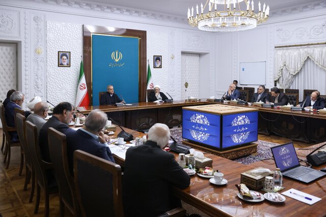 پزشکیان: تخریب دولت از تریبونهای رسمی بهدلیل اجرای سیاستهای کلی نظام توجیهپذیر نیست