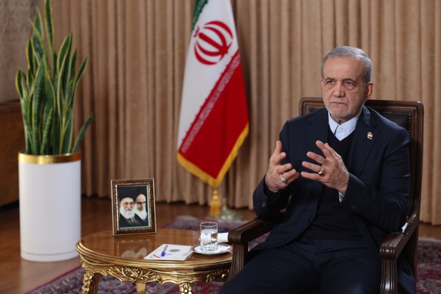 پزشکیان: اعتراضات مردم را بهحق میدانیم/مردم صفشان را از اغتشاشگران جدا کردهاند