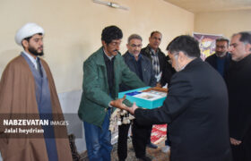 دیدار نماینده آستان قدس رضوی و مدیریت شهری چرمهین با خانواده شهید مردمی