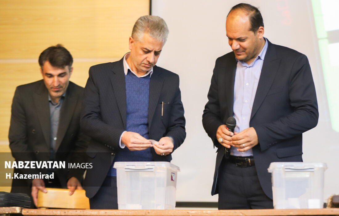 قرعه کشی و تعیین قطعات زمین متقاضیان نهضت ملی مسکن در شهر چمگردان