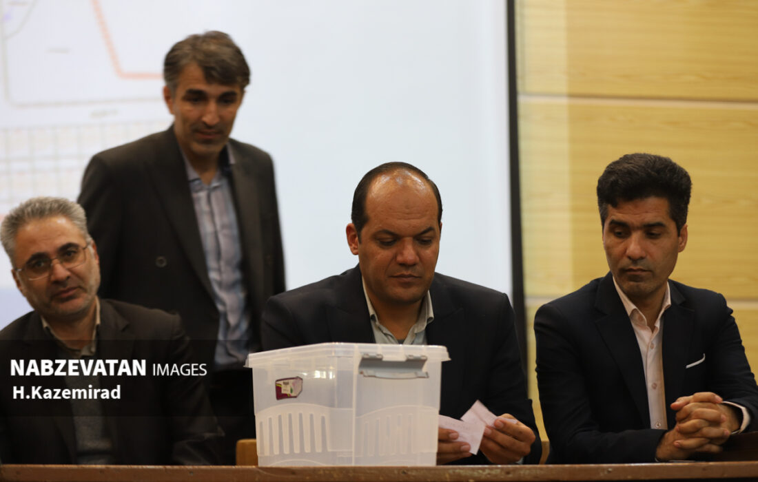 اولین مرحله قرعه کشی واگذاری زمین به مشمولان طرح جوانی جمعیت در چمگردان