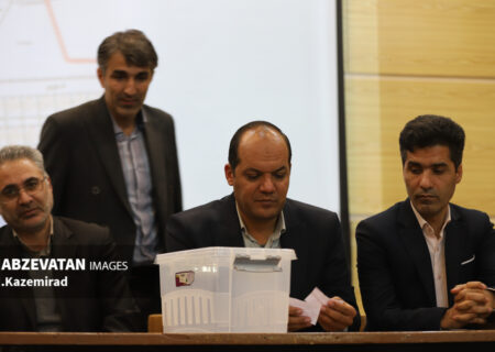 اولین مرحله قرعه کشی واگذاری زمین به مشمولان طرح جوانی جمعیت در چمگردان