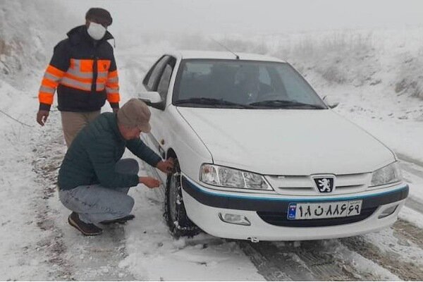 تردد در گردنه‌های چهارمحال و بختیاری با زنجیرچرخ امکان‌پذیر است