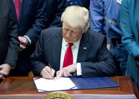 ترامپ تامین‌کنندگان نفت کوبا را تهدید کرد