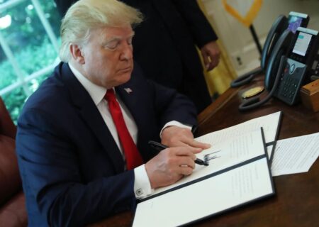 ترامپ تعرفه ۱۰ درصدی بر حامیان گرینلند را اعلام کرد