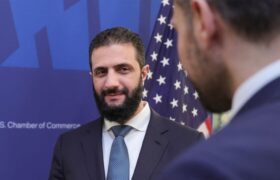 ونس، جولانی را به بازگرداندن تحریم‌های سزار تهدید کرد