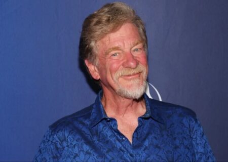 راجر آلرز کارگردان «شیرشاه» درگذشت